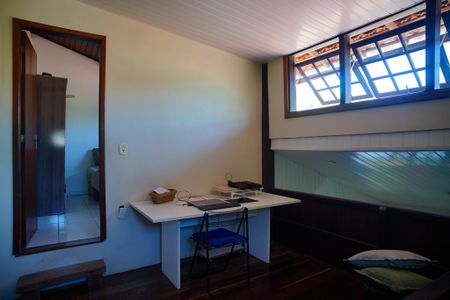 Casa à venda com 432m², 3 quartos e 2 vagasEscritório