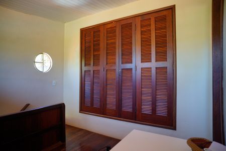 Casa à venda com 432m², 3 quartos e 2 vagasEscritório