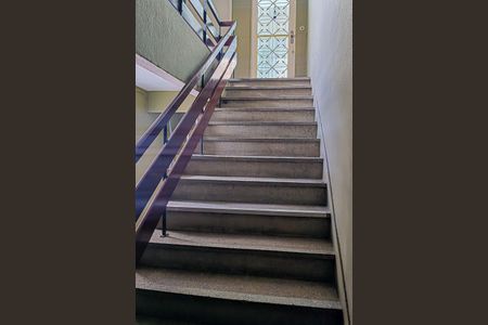 Apartamento para alugar com 47m², 2 quartos e 1 vagaEscada