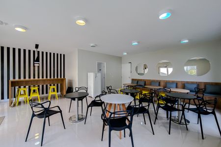 Apartamento para alugar com 45m², 2 quartos e sem vagaÁrea comum - Salão de festas