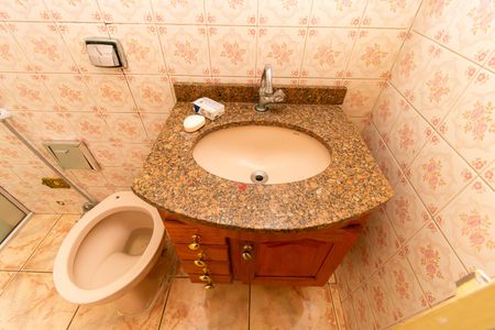 Casa para alugar com 320m², 4 quartos e 5 vagasBanheiro