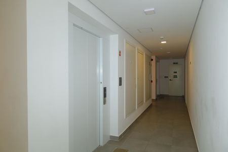 Apartamento para alugar com 32m², 2 quartos e sem vagaÁrea comum - Saguão do andar