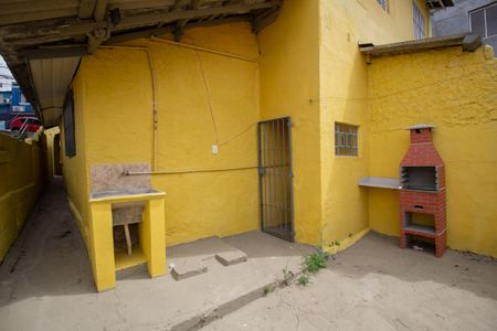 Casa para alugar com 75m², 2 quartos e sem vagaQuintal