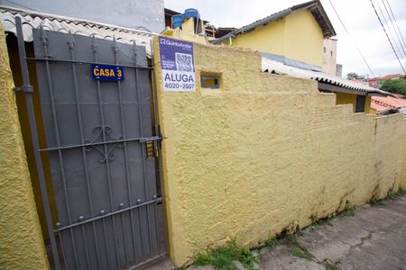 Casa para alugar com 75m², 2 quartos e sem vagaFachada