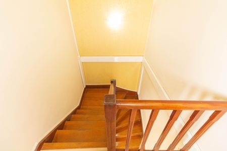 Casa à venda com 150m², 2 quartos e 1 vagaEscadas