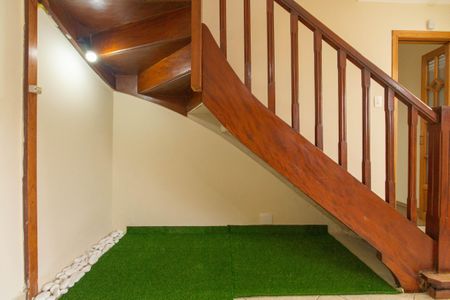 Casa à venda com 150m², 2 quartos e 1 vagaEscadas