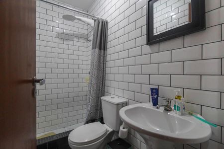 Casa de condomínio à venda com 123m², 2 quartos e 2 vagasBanheiro da Suíte 2