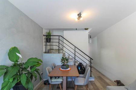 Sala de casa de condomínio à venda com 2 quartos, 123m² em Vila Alpina, São Paulo