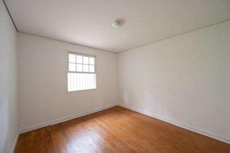 Quarto 1 de casa para alugar com 2 quartos, 80m² em Bosque da Saúde, São Paulo