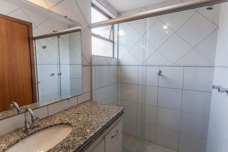 Apartamento à venda com 65m², 2 quartos e 2 vagasBanheiro Social