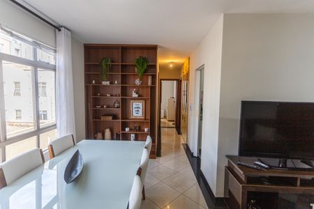 Sala de apartamento para alugar com 2 quartos, 65m² em Santo Antônio, Belo Horizonte