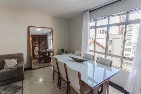 Apartamento à venda com 65m², 2 quartos e 2 vagasSala