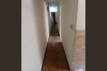 Casa à venda com 125m², 3 quartos e 2 vagasCorredor