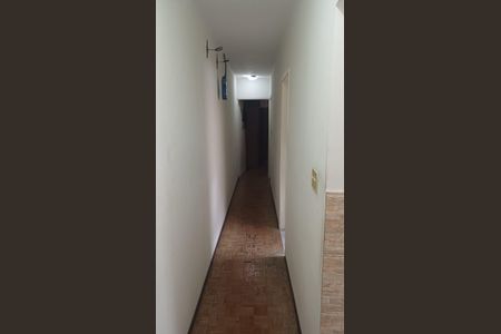 Casa à venda com 125m², 3 quartos e 2 vagasCorredor