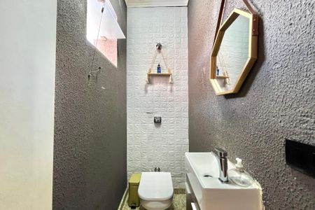 Casa à venda com 350m², 3 quartos e 2 vagasLavabo