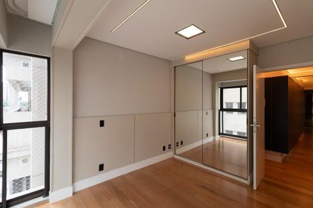 Apartamento à venda com 4 quartos, 315m² em Santa Cecilia, São Paulo