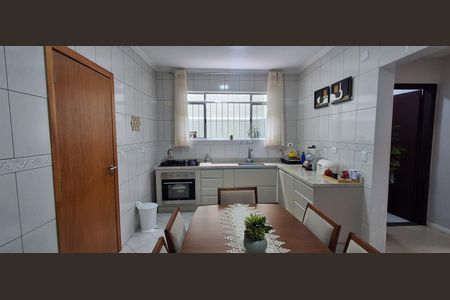 Casa à venda com 142m², 3 quartos e 3 vagasCozinha 