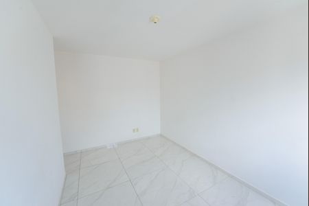 Quarto 2 de apartamento para alugar com 2 quartos, 51m² em Parque Santo Antônio, Taubaté