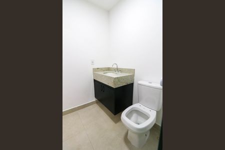 Banheiro Social de kitnet/studio à venda com 1 quarto, 23m² em Jardim das Acacias, São Paulo