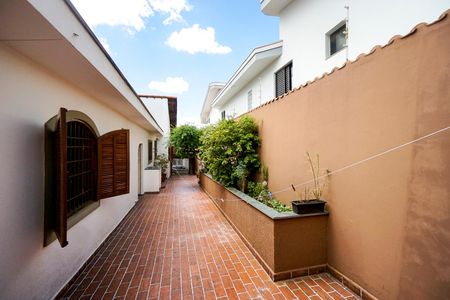 Casa à venda com 143m², 3 quartos e 4 vagas Casa à venda com 143m², 3 quartos e 4 vagasQuintal