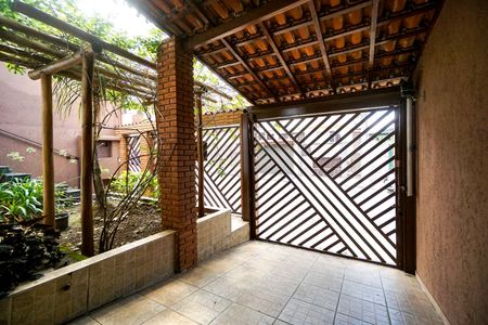 Casa à venda com 143m², 3 quartos e 4 vagas Casa à venda com 143m², 3 quartos e 4 vagasGaragem