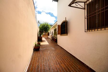 Casa à venda com 143m², 3 quartos e 4 vagas Casa à venda com 143m², 3 quartos e 4 vagasGaragem