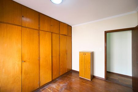 Casa à venda com 143m², 3 quartos e 4 vagas Casa à venda com 143m², 3 quartos e 4 vagasQuarto 02