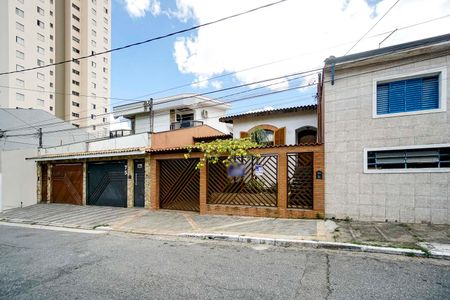 Casa à venda com 143m², 3 quartos e 4 vagas Casa à venda com 143m², 3 quartos e 4 vagasFachada