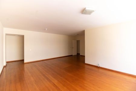 Sala de apartamento para alugar com 4 quartos, 250m² em Ingá, Niterói