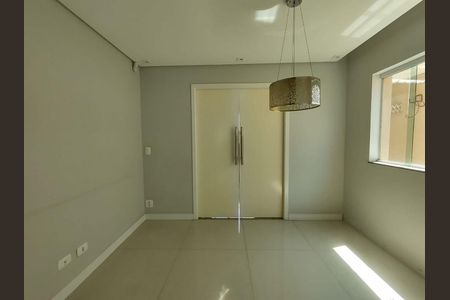 Casa à venda com 3 quartos, 179m² em Chácara Mafalda, São Paulo