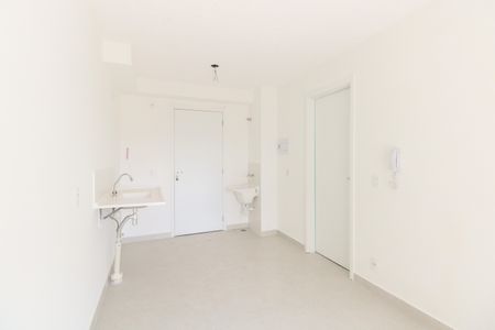 Sala  de apartamento para alugar com 1 quarto, 28m² em Guaiauna, São Paulo