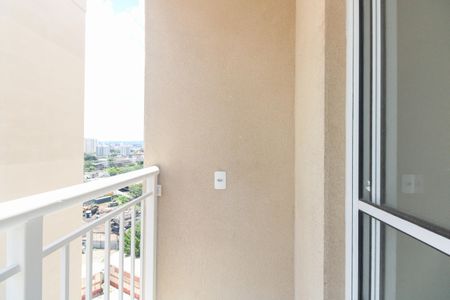 Varanda  de apartamento para alugar com 1 quarto, 28m² em Guaiauna, São Paulo