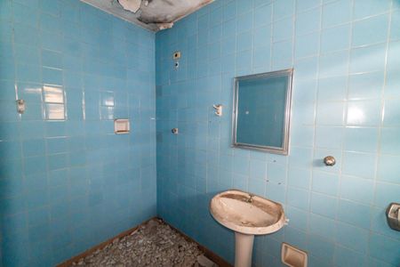 Casa à venda com 274m², 5 quartos e 1 vagaCasa 2 - Banheiro