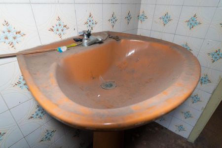 Casa à venda com 274m², 5 quartos e 1 vagaCasa 1 - Banheiro 2