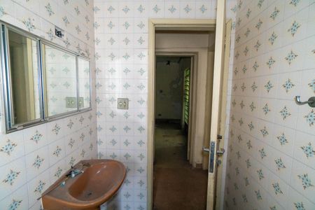 Casa à venda com 274m², 5 quartos e 1 vagaCasa 1 - Banheiro 2