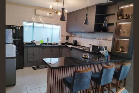 Casa de Condomínio para alugar com 3 quartos, 500m² em CECAP, Taubaté