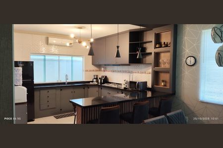 Casa de Condomínio para alugar com 3 quartos, 500m² em CECAP, Taubaté