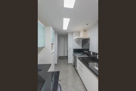 Apartamento para alugar com 132m², 3 quartos e 3 vagasCozinha