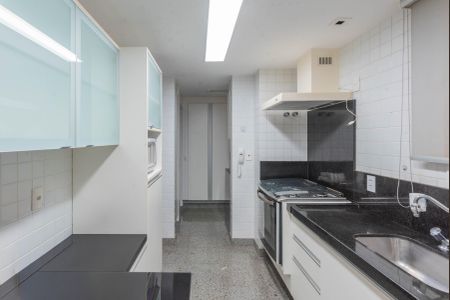 Apartamento para alugar com 132m², 3 quartos e 3 vagasCozinha