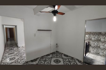 Sala de casa para alugar com 3 quartos, 65m² em Conjunto Residencial Presidente Castello Branco, Ferraz de Vasconcelos