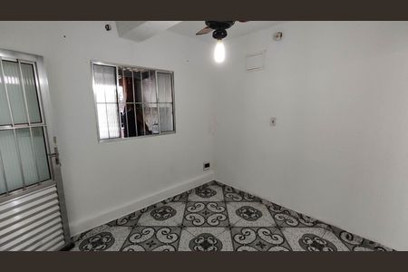 Sala de casa para alugar com 3 quartos, 65m² em Conjunto Residencial Presidente Castello Branco, Ferraz de Vasconcelos