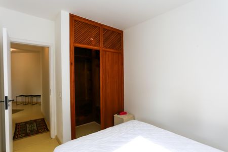 Studio para alugar com 42m², 1 quarto e 1 vaga Studio para alugar com 42m², 1 quarto e 1 vagaQuarto
