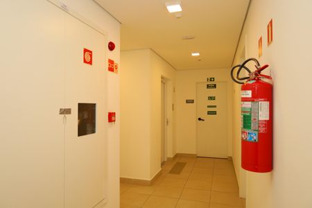 Apartamento para alugar com 32m², 2 quartos e sem vagaÁrea comum - Saguão do andar
