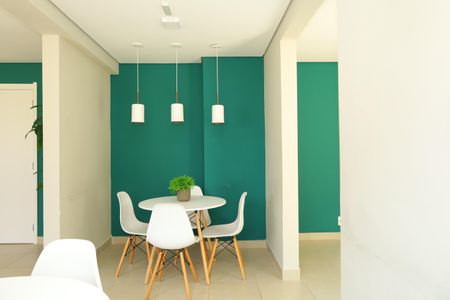 Apartamento para alugar com 32m², 2 quartos e sem vagaÁrea comum - Salão de festas