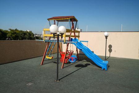 Apartamento para alugar com 72m², 2 quartos e 1 vaga Apartamento para alugar com 72m², 2 quartos e 1 vagaÁrea comum - Playground
