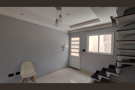 Sala de casa de condomínio para alugar com 2 quartos, 50m² em Jardim Miriam, São Paulo