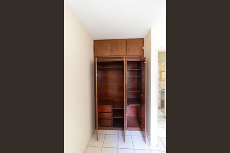 Apartamento à venda com 64m², 2 quartos e 1 vagaQuarto 02 - Armário