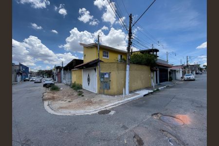 Casa à venda com 89m², 2 quartos e 2 vagas Casa à venda com 89m², 2 quartos e 2 vagasFachada + Placa