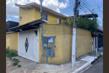 Casa à venda com 89m², 2 quartos e 2 vagas Casa à venda com 89m², 2 quartos e 2 vagasFachada + Placa