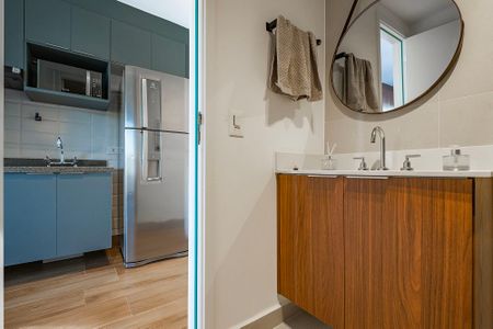 Banheiro de kitnet/studio à venda com 1 quarto, 25m² em Pinheiros, São Paulo